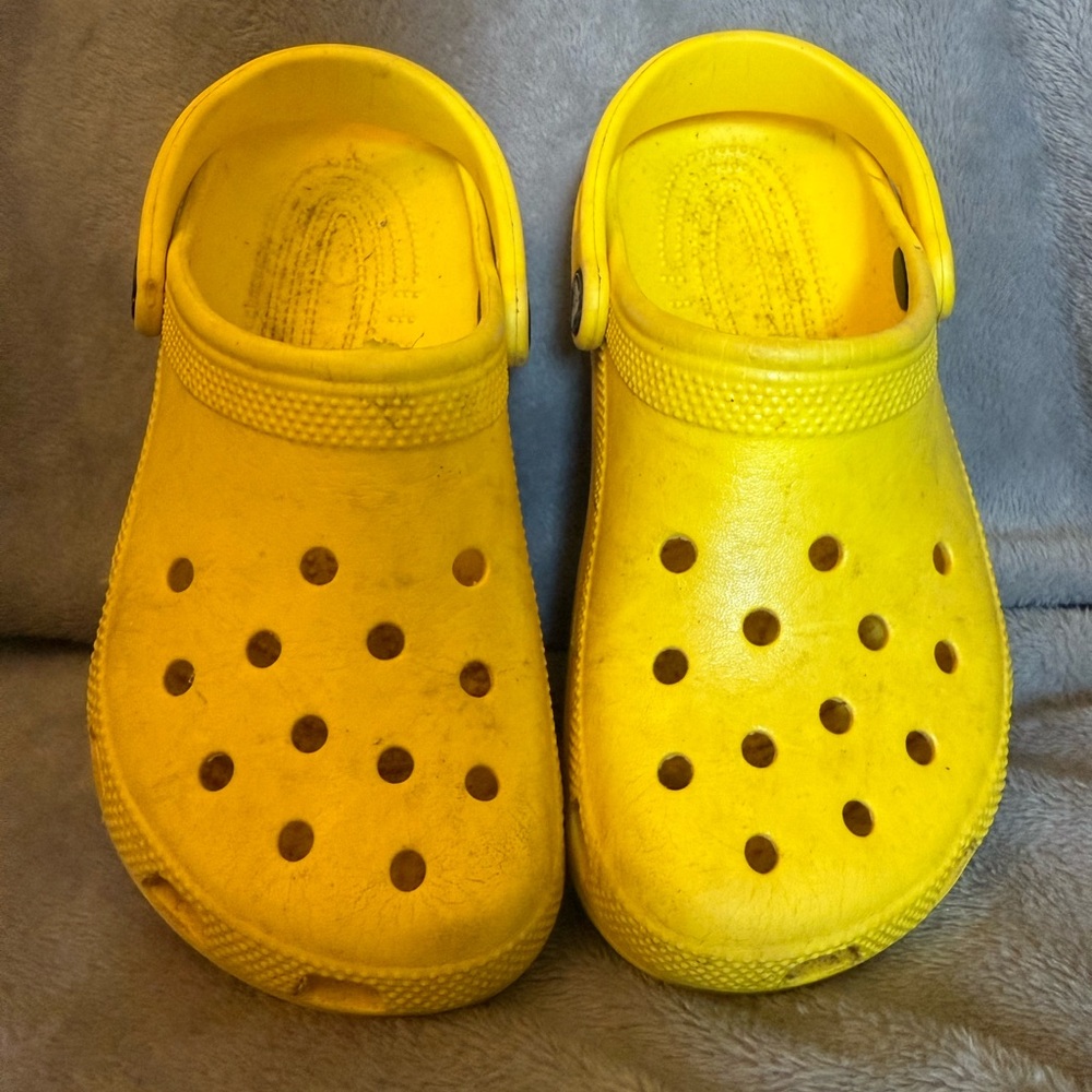 CROCS Yellow Sandals with Signature Ventilation